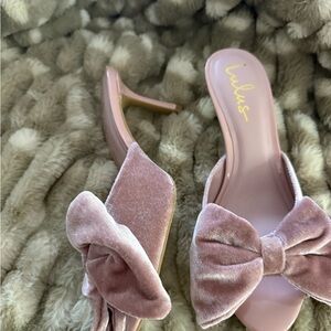 Lulu's Pink Velvet Bow Heels - Size 7 1/2